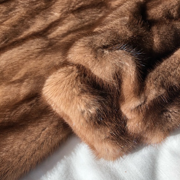 Mink Coat - Picture 13 of 16